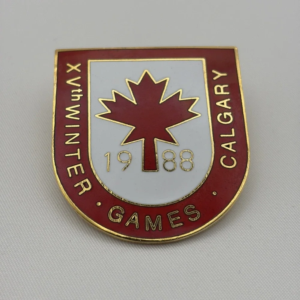 Vintage 1988 Calgary XV Winter Olympic Games Pin‎ Maple Leaf Shield Big